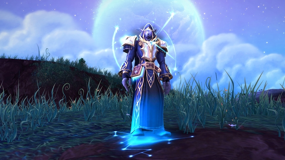 Celestial Observer's Ensemble - World of Warcraft | Battle.net